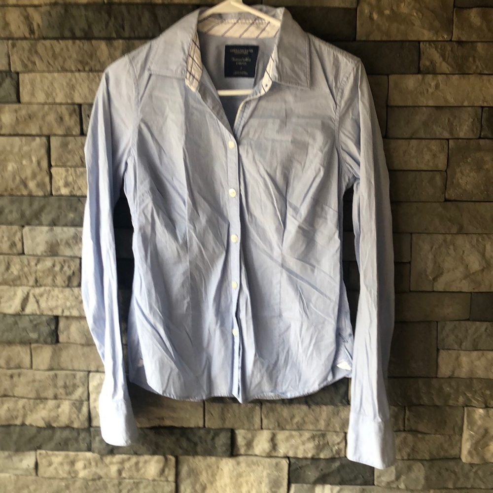 😊 4 for $10 American Eagle Tailored Stretch Shirt